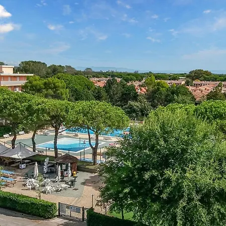 Apartment 3 Bedroom Gorgeous In